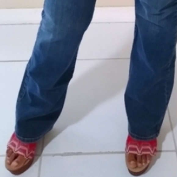 Reba Wedge Heels - Picture 9 of 10